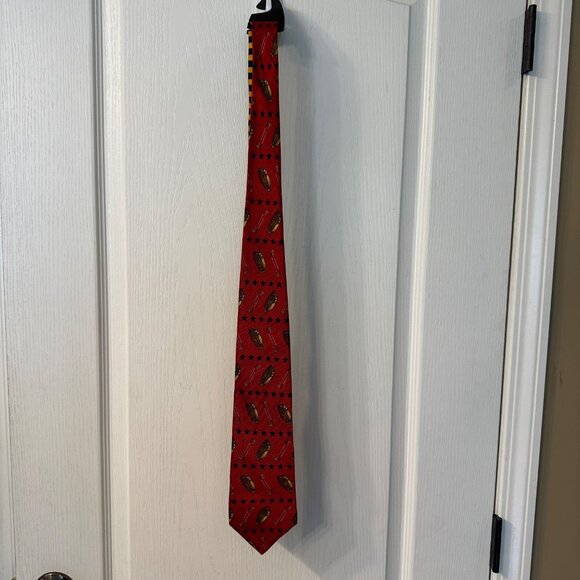 Tommy Hilfiger | VTG Red Men's Tie 100% Imported Silk Golf Italy Made USA Stripe - Picture 1 of 11